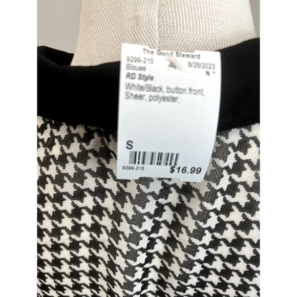 RD Style Blouse - Picture 4 of 4